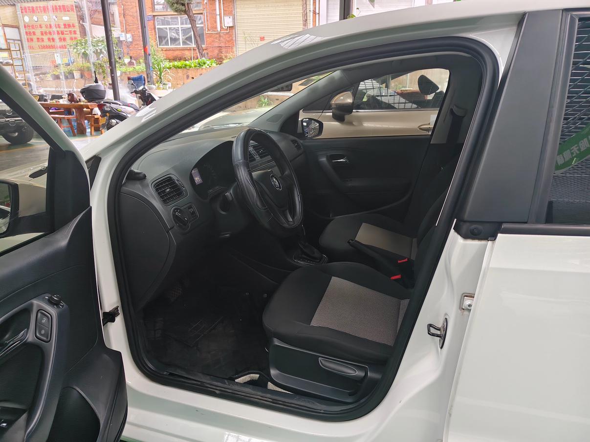 Volkswagen Polo 2016 thumb 7