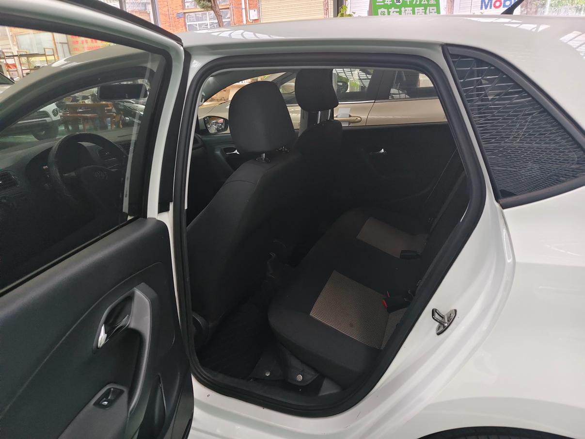 Volkswagen Polo 2016 thumb 8