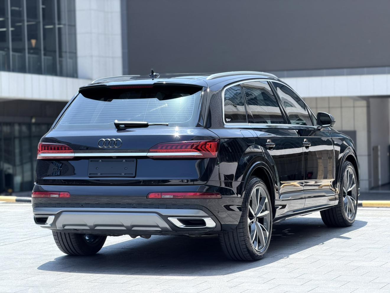 Audi Q7 2022 thumb 5
