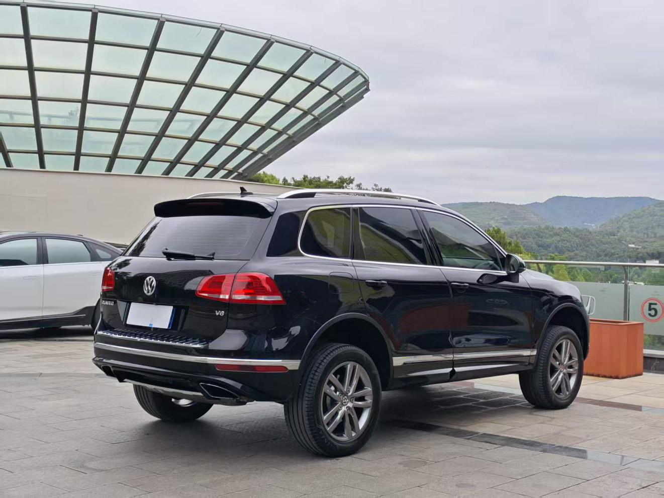 Volkswagen Touareg 2017 thumb 3