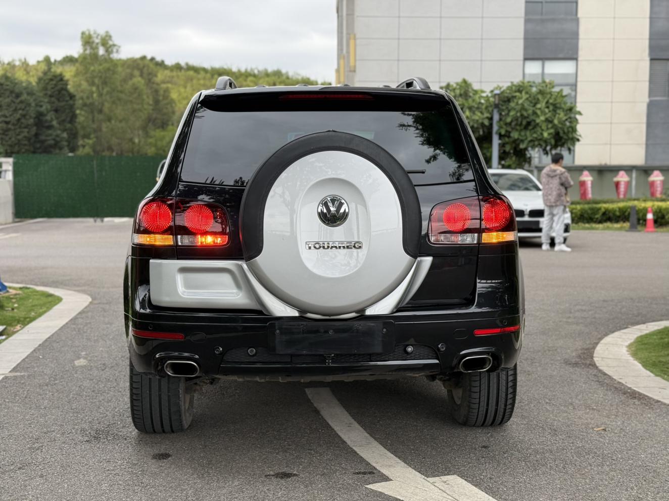 Volkswagen Touareg 2010 thumb 3