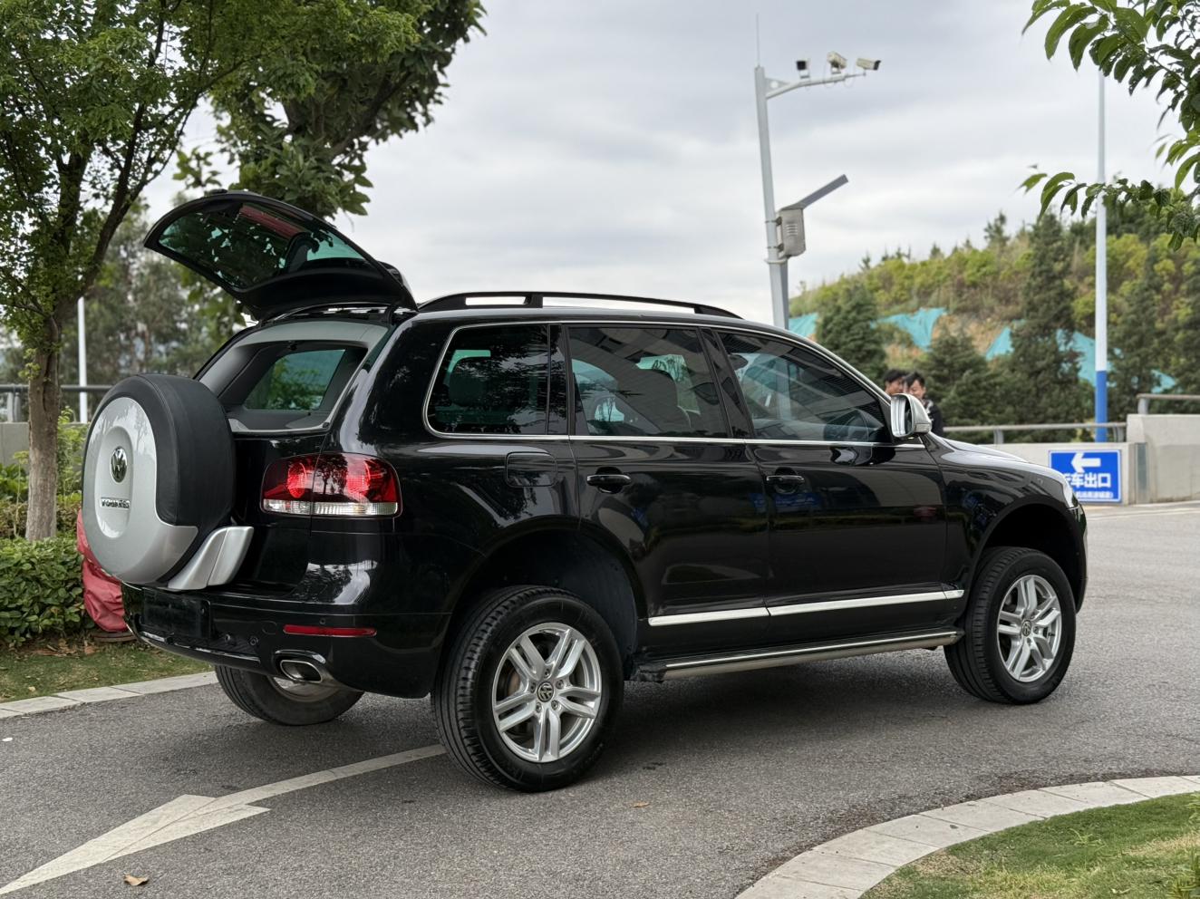 Volkswagen Touareg 2010 thumb 4