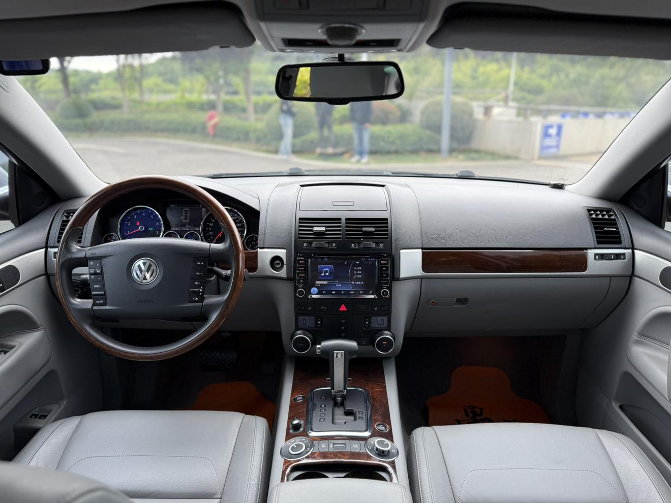 Volkswagen Touareg 2010 thumb 5