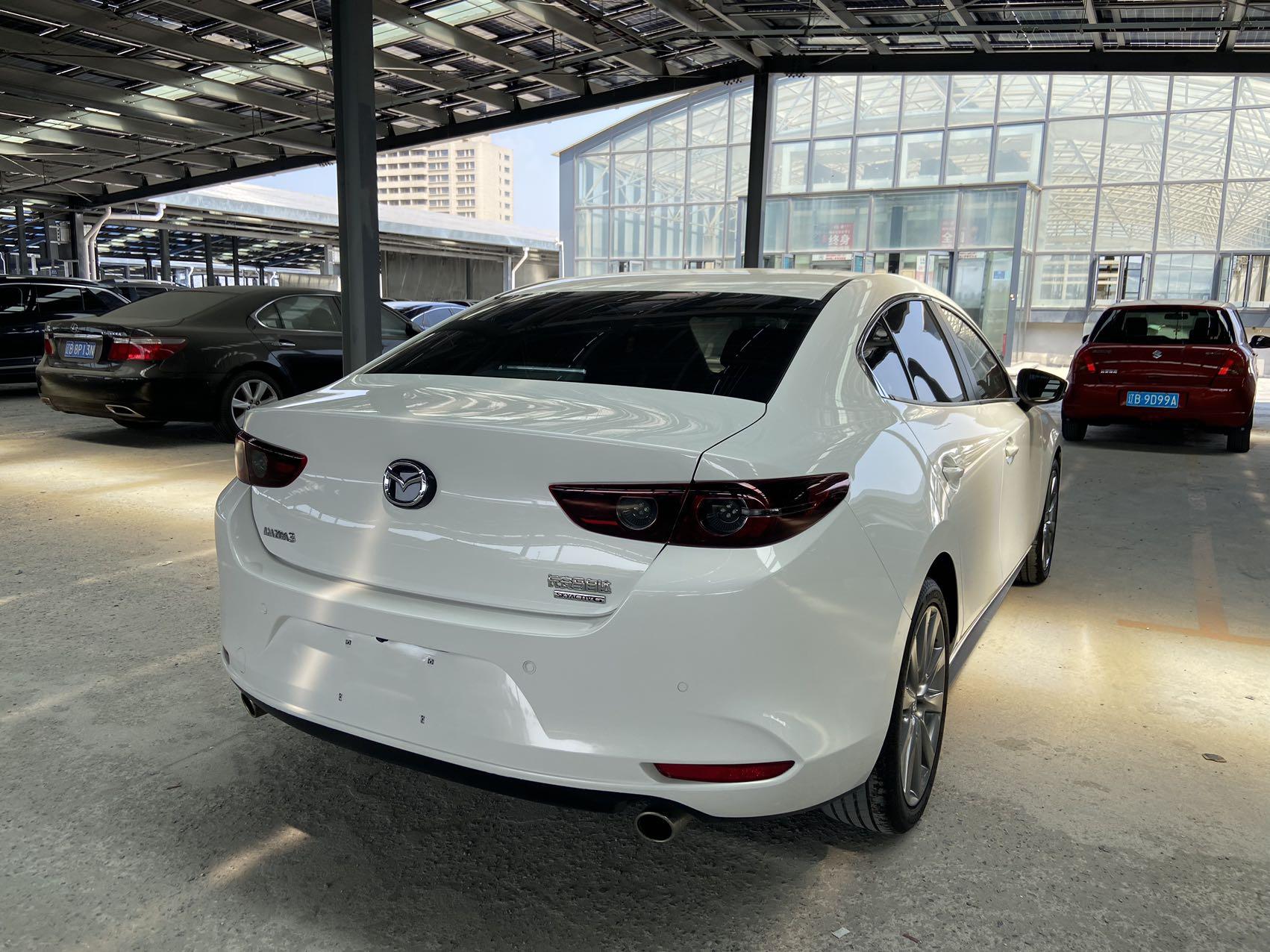 Mazda 3 2022 thumb 4