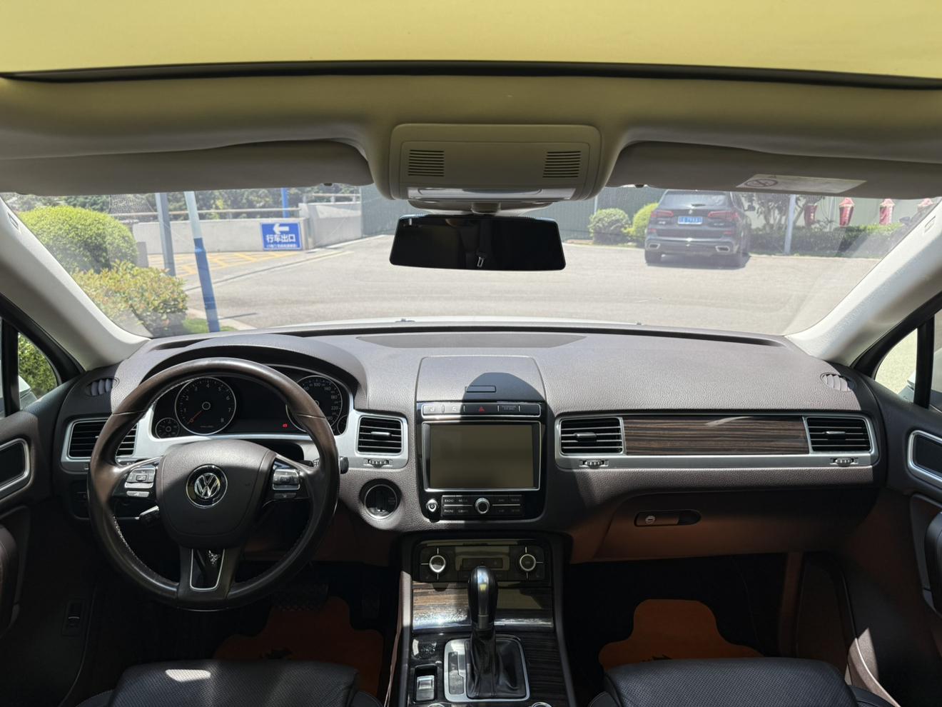Volkswagen Touareg 2016 thumb 5