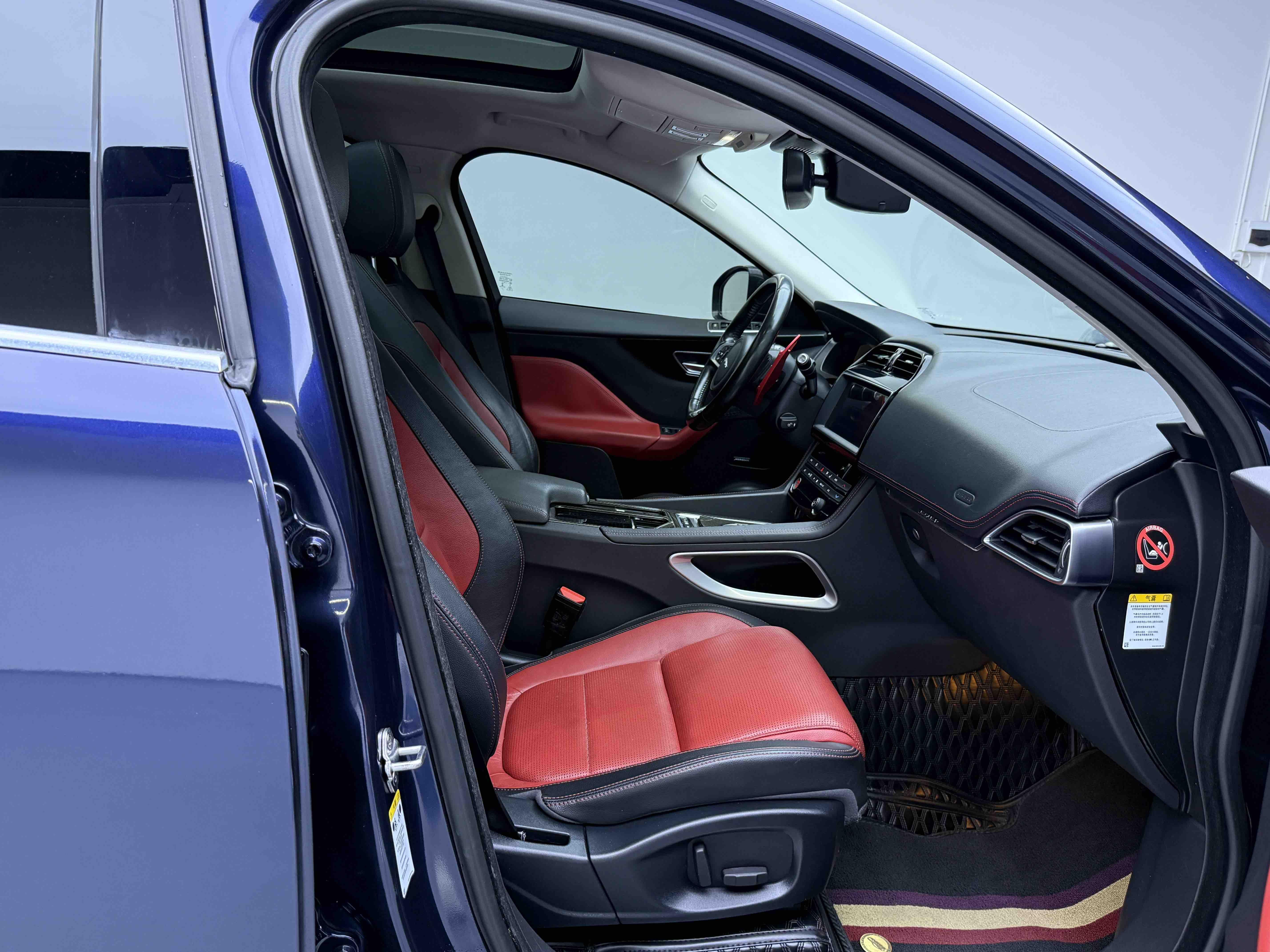 Jaguar F-Pace 2018 thumb 7