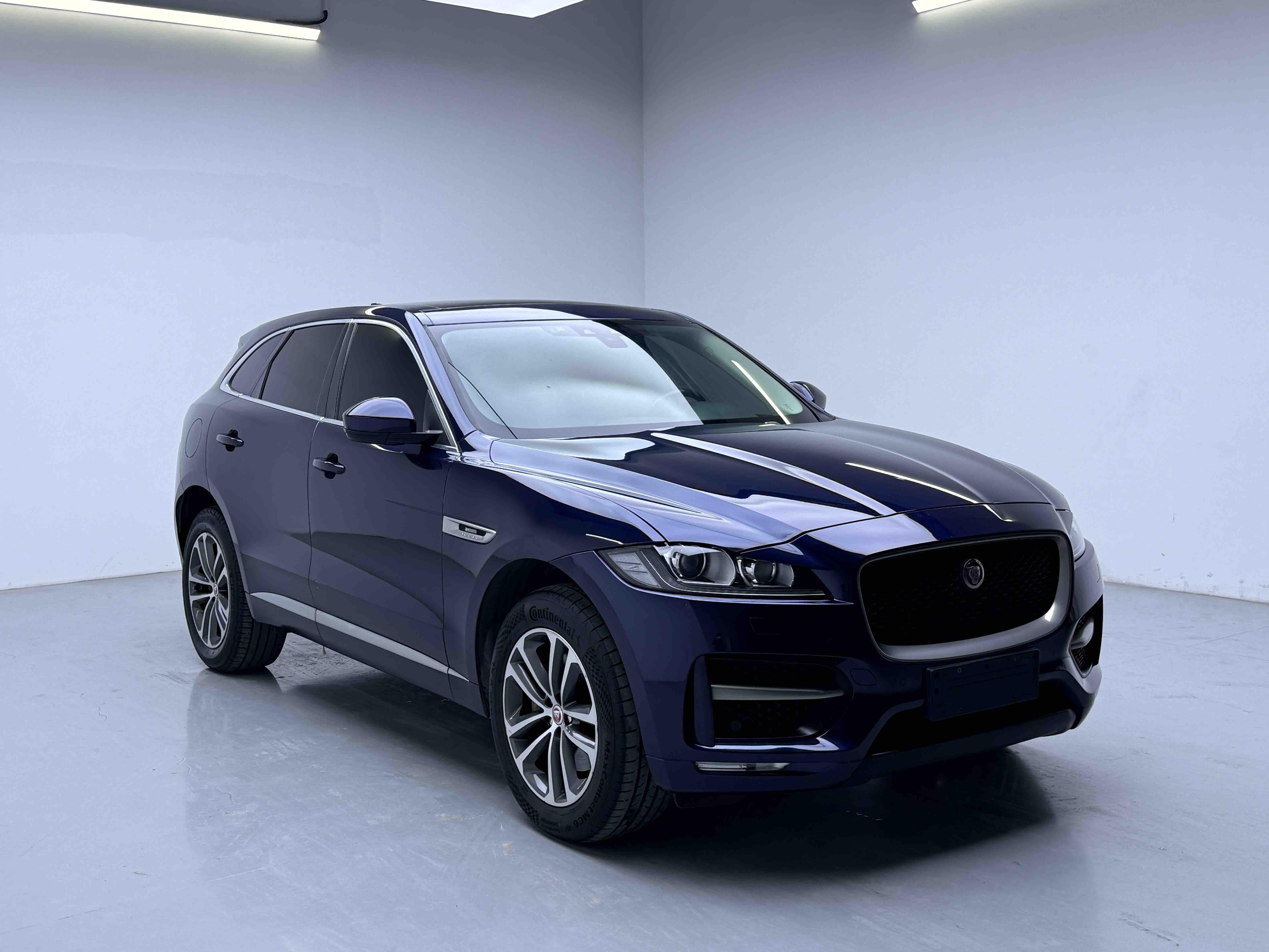 Jaguar F-Pace 2018 thumb 10