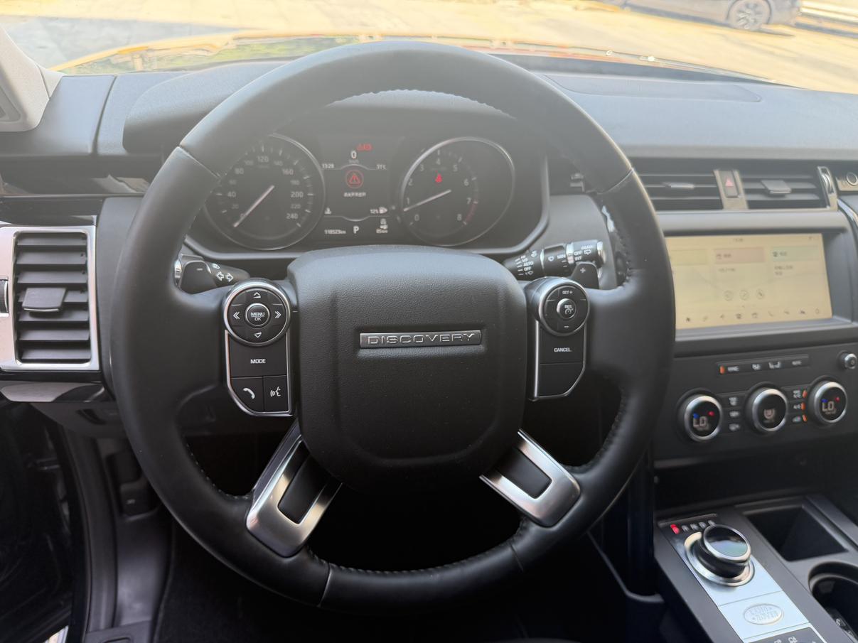 Land Rover Discovery 2018 thumb 11