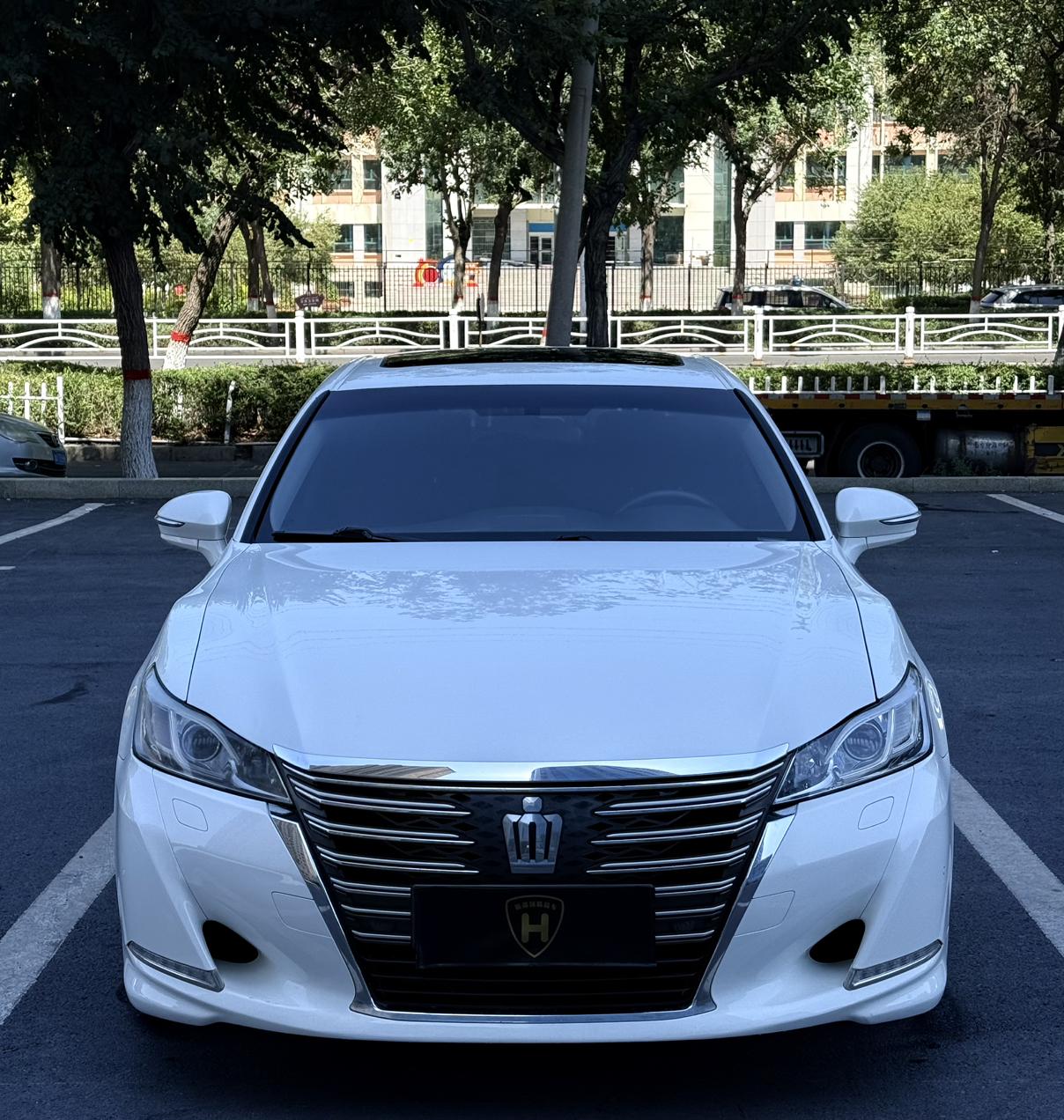 Toyota Crown 2015 thumb 9