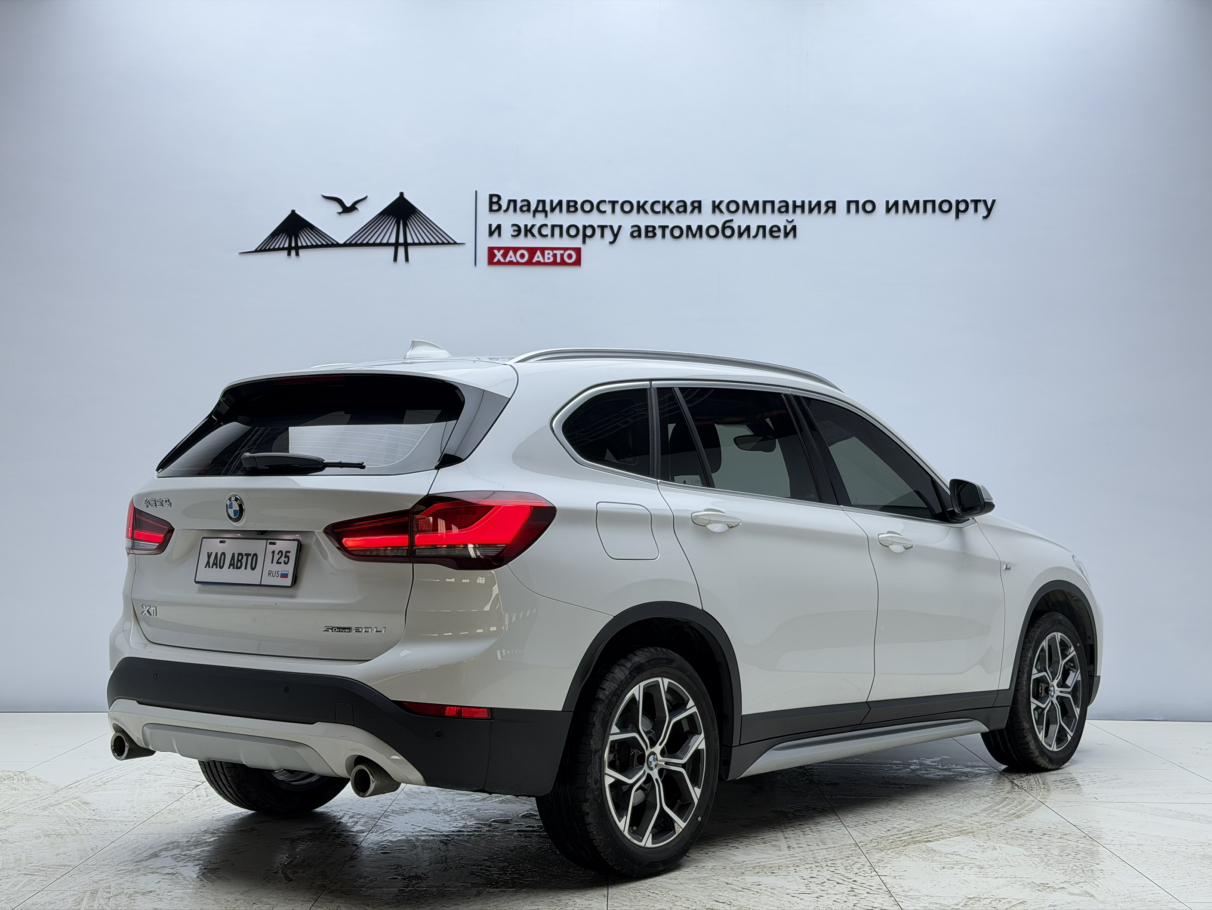 BMW X1 2022 thumb 4