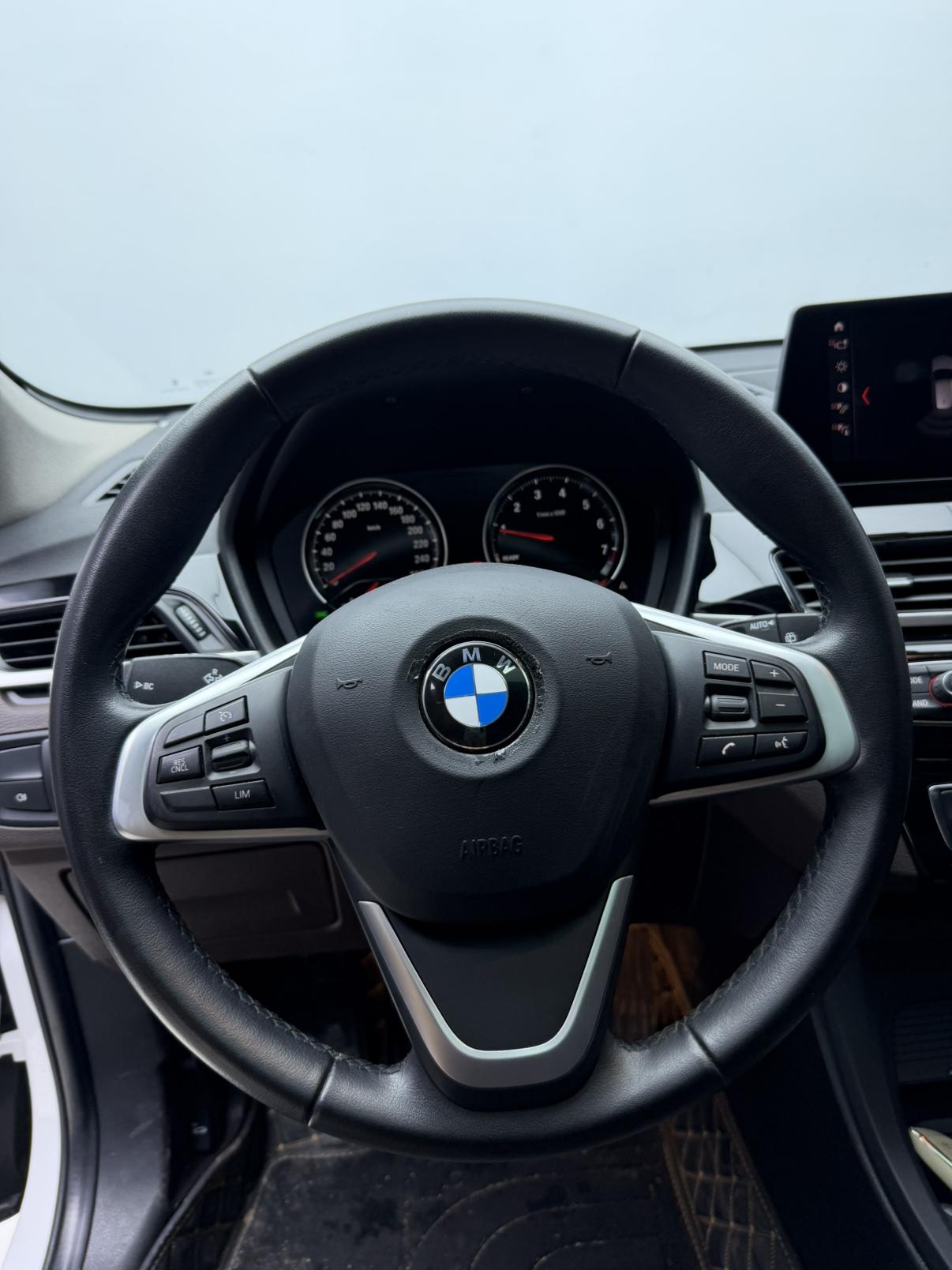 BMW X1 2022 thumb 12
