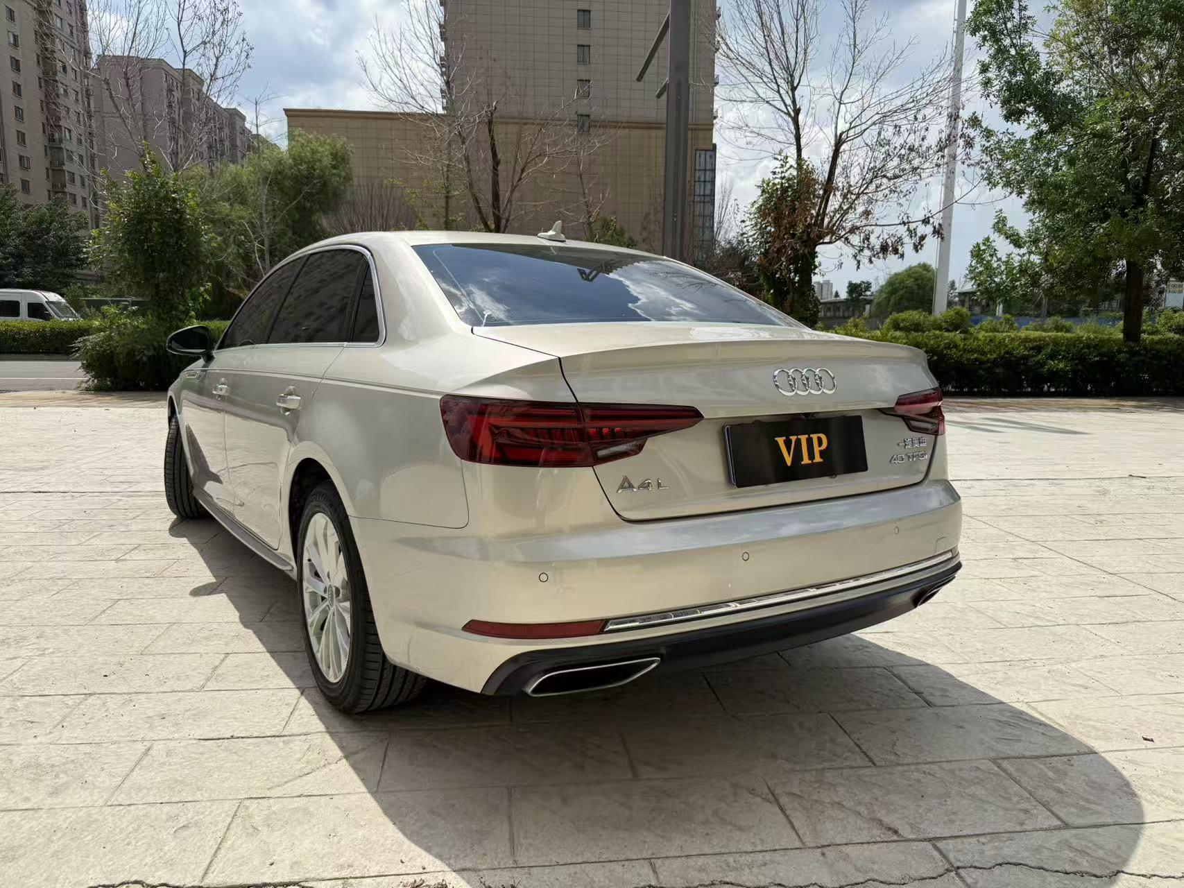 Audi A4 2019 thumb 11