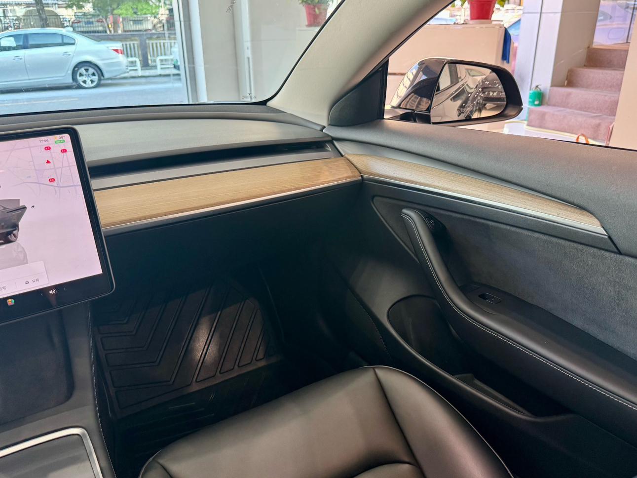 Tesla Model 3 2022 thumb 7