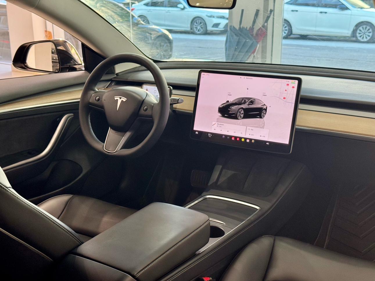 Tesla Model 3 2022 thumb 9