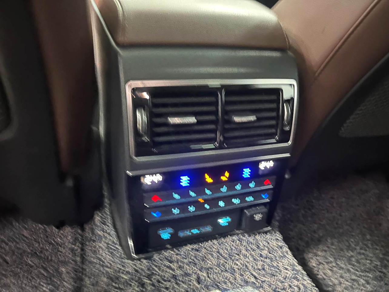 Jaguar XFL 2018 thumb 12
