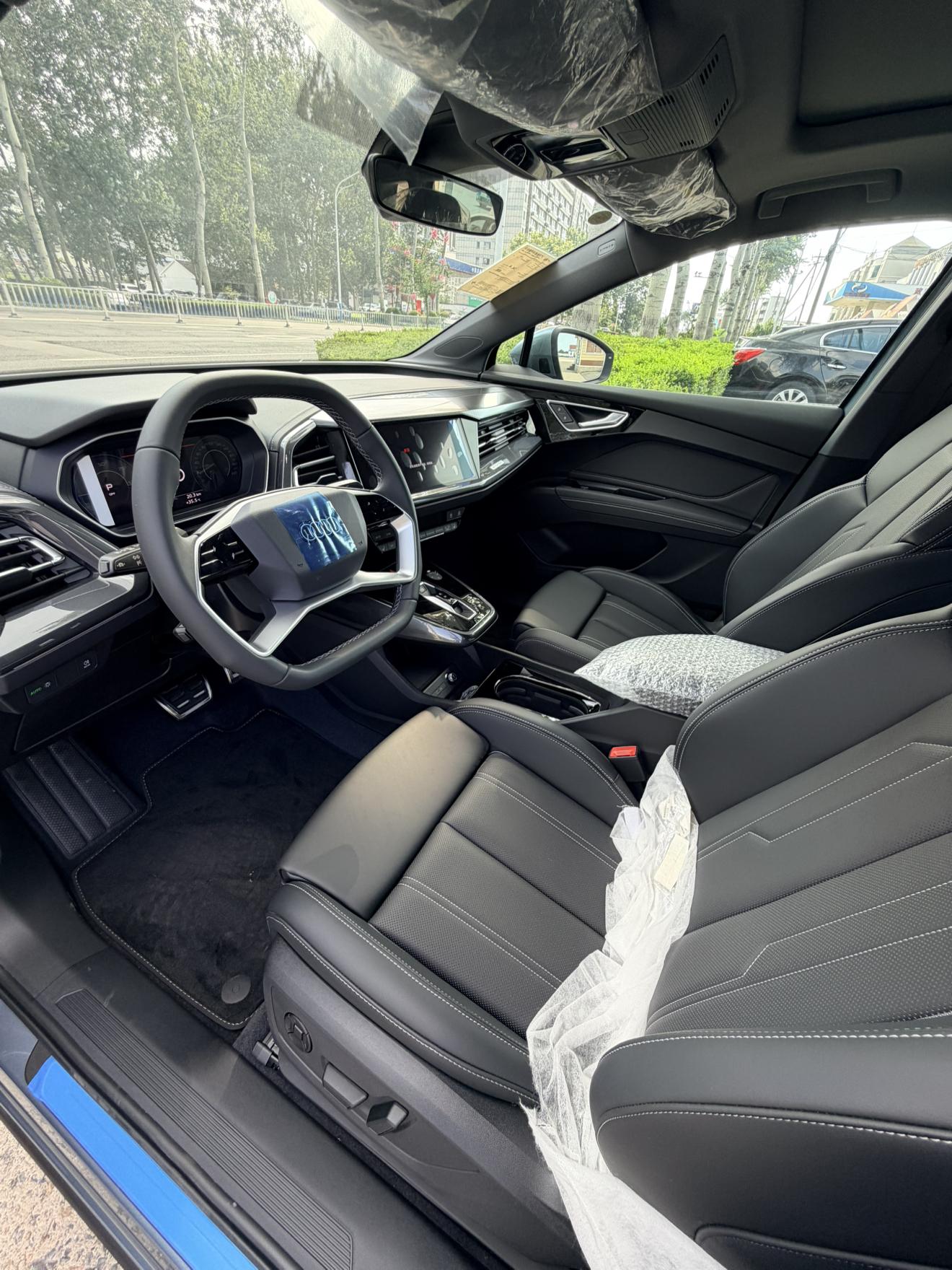 Audi Q4 e-tron 2024 thumb 5
