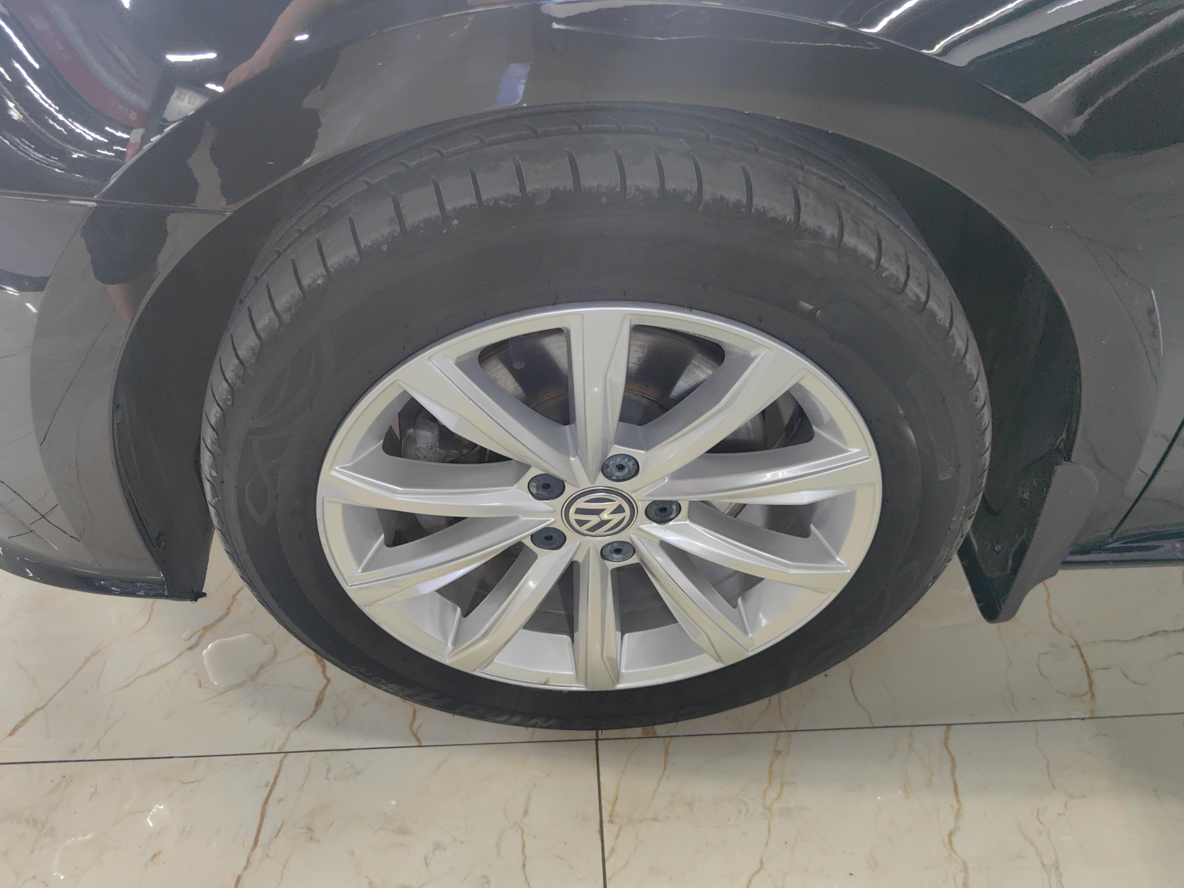 Volkswagen Passat (North America and China) 2017 thumb 3