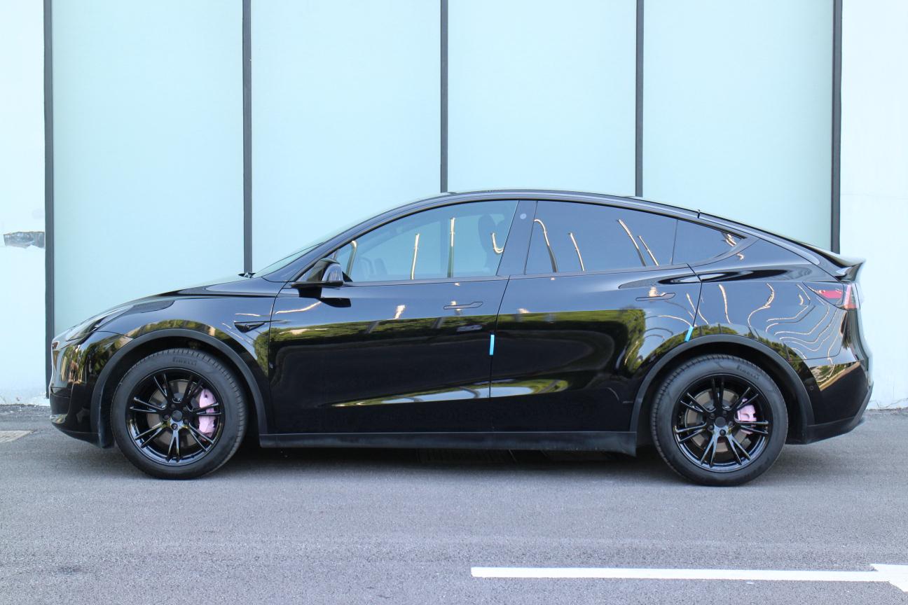 Tesla Model Y 2022 thumb 2