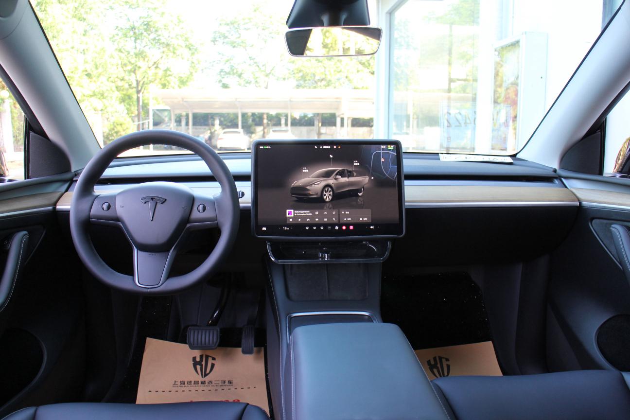 Tesla Model Y 2022 thumb 8