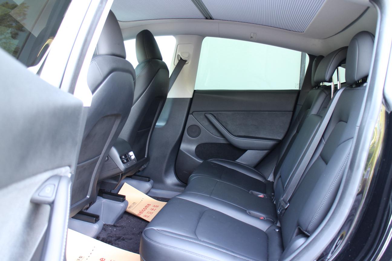 Tesla Model Y 2022 thumb 11