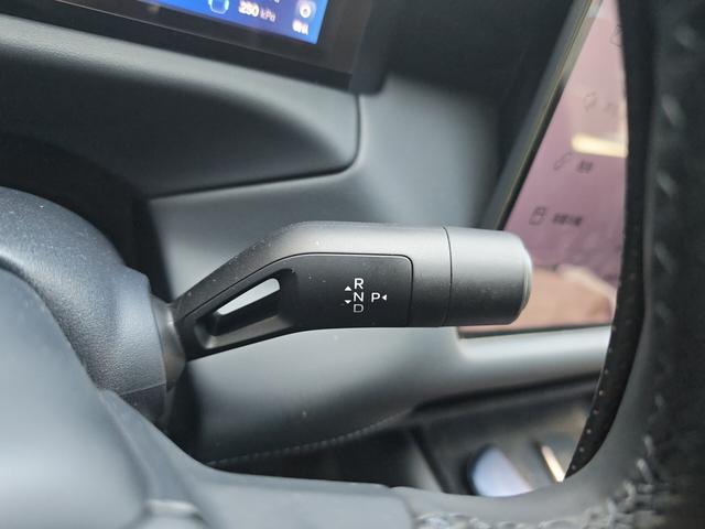 Lynk & Co 900 2025 thumb 7