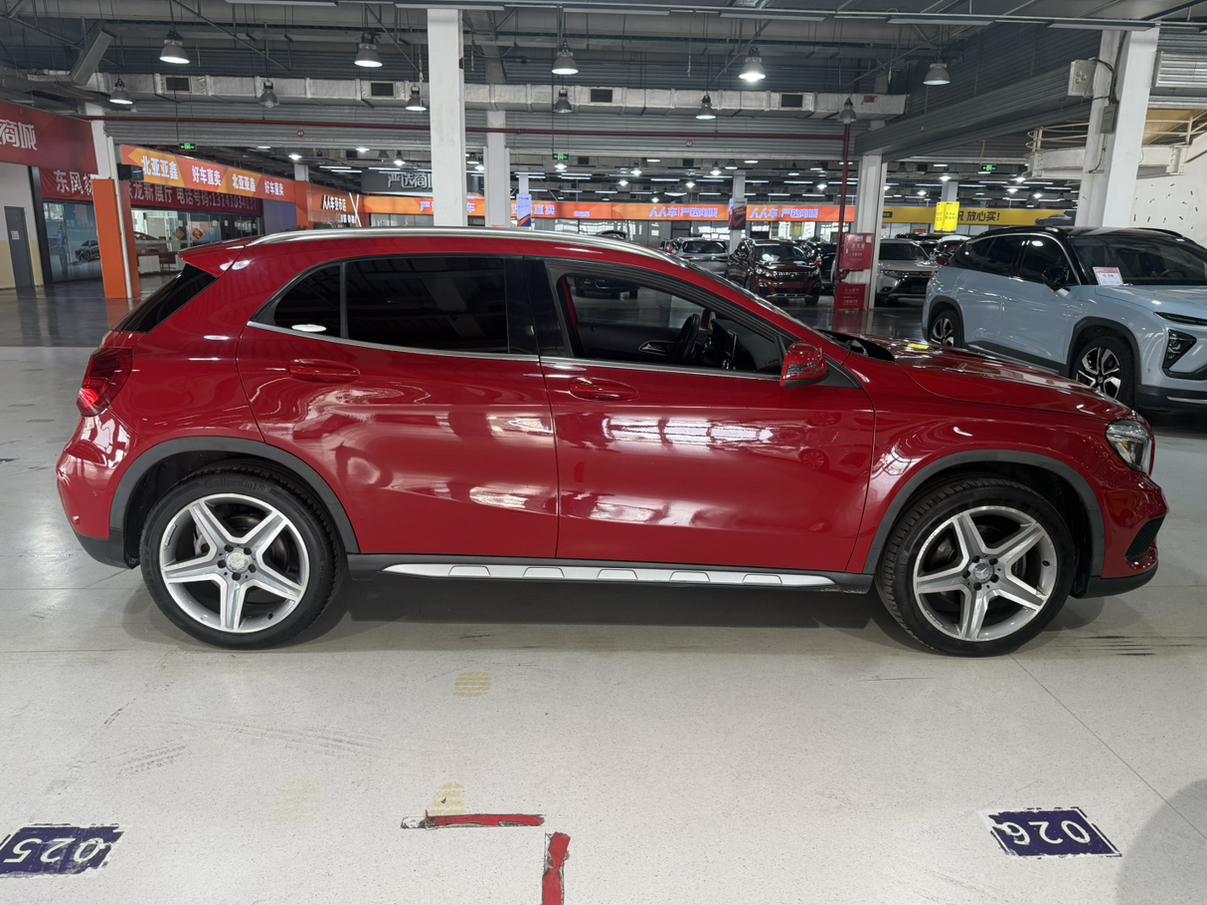 Mercedes-Benz GLA 2015 thumb 6