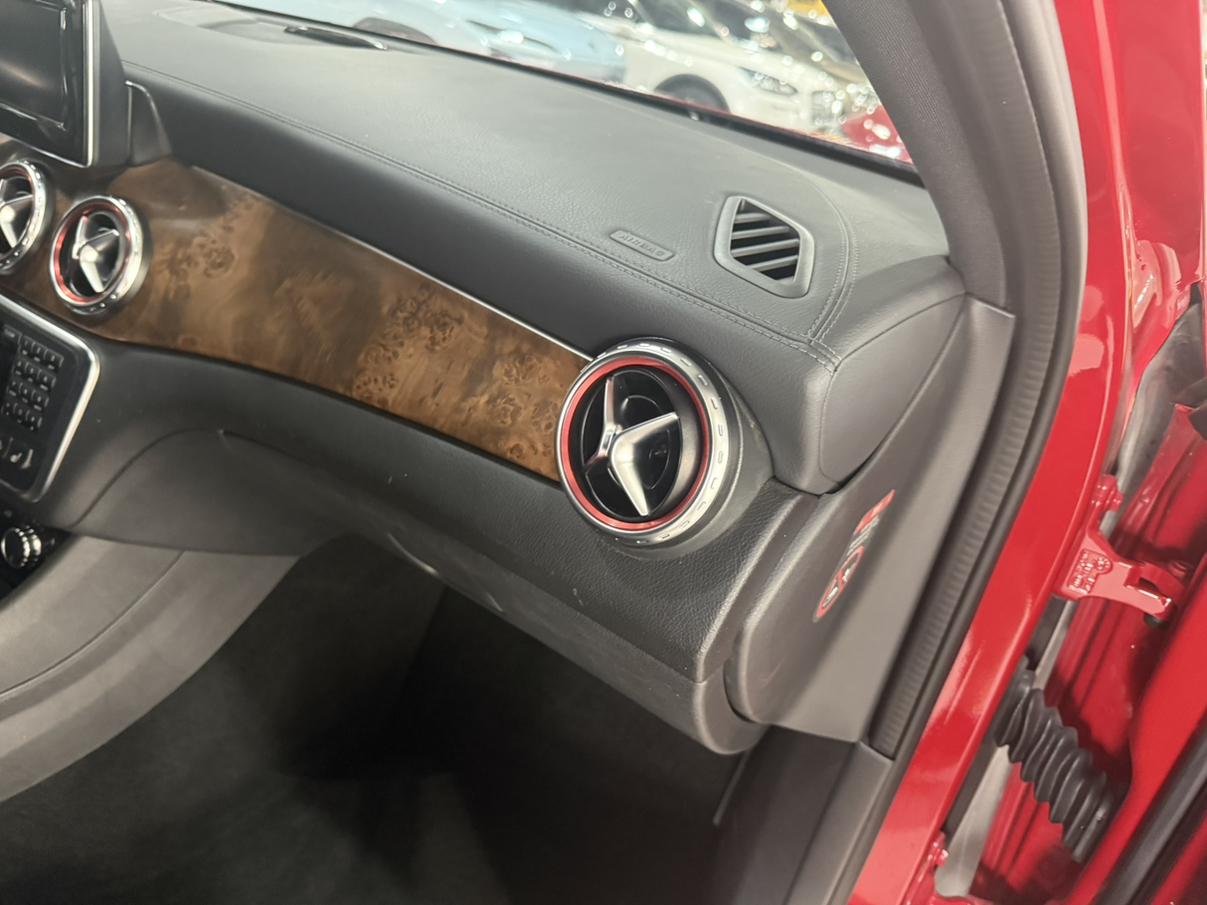 Mercedes-Benz GLA 2015 thumb 7