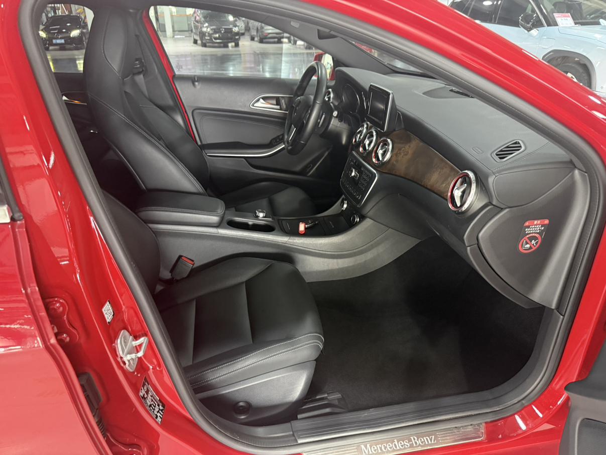 Mercedes-Benz GLA 2015 thumb 8