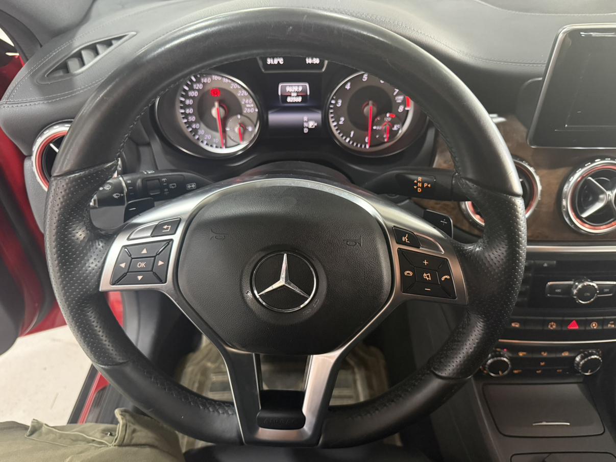 Mercedes-Benz GLA 2015 thumb 12