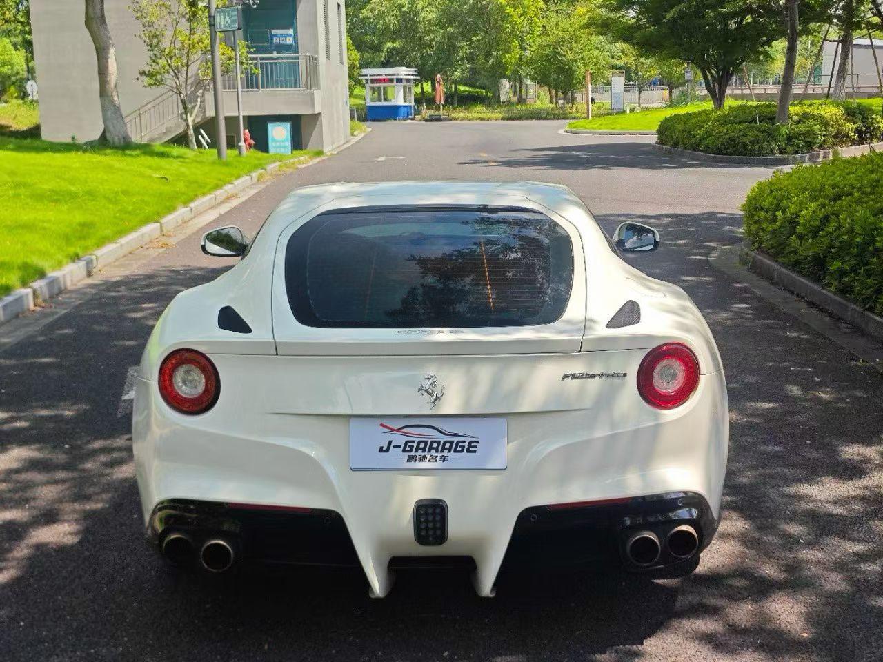 Ferrari F12berlinetta 2013 thumb 3