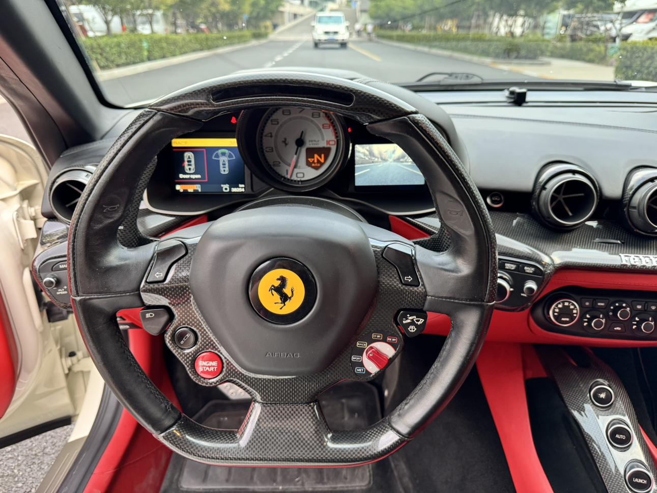 Ferrari F12berlinetta 2013 thumb 8