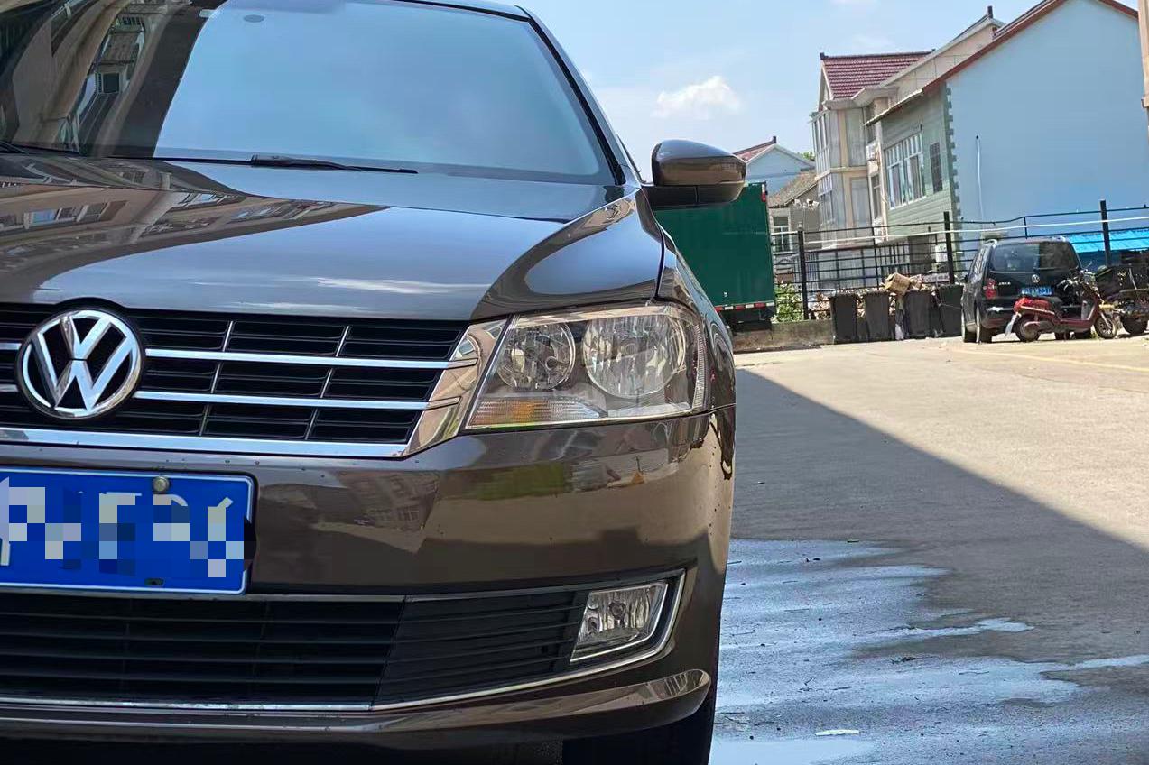 Volkswagen Lavida 2013 thumb 2