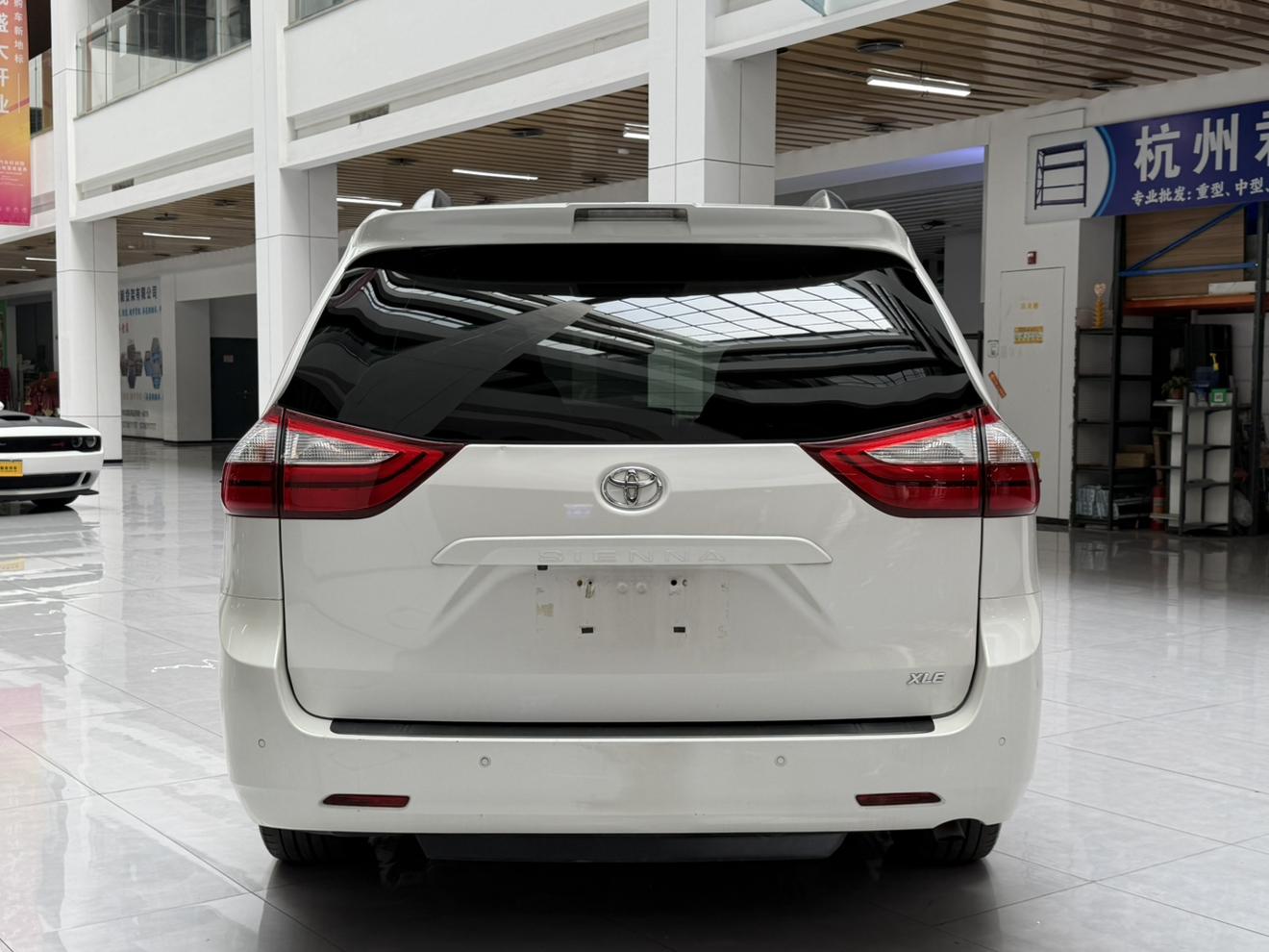 Toyota Sienna 2019 thumb 4