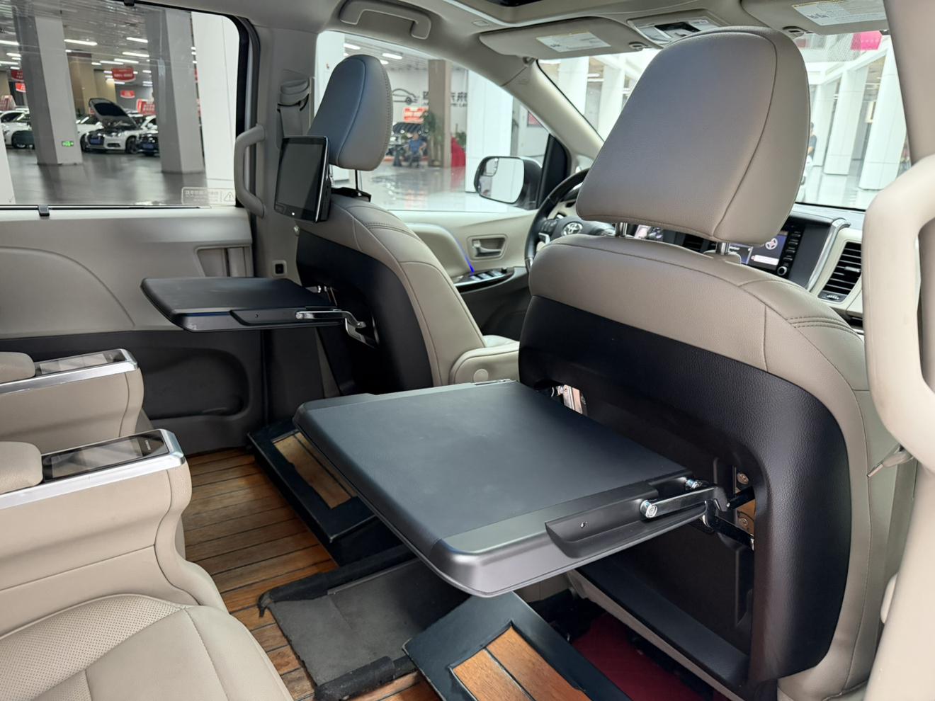 Toyota Sienna 2019 thumb 8
