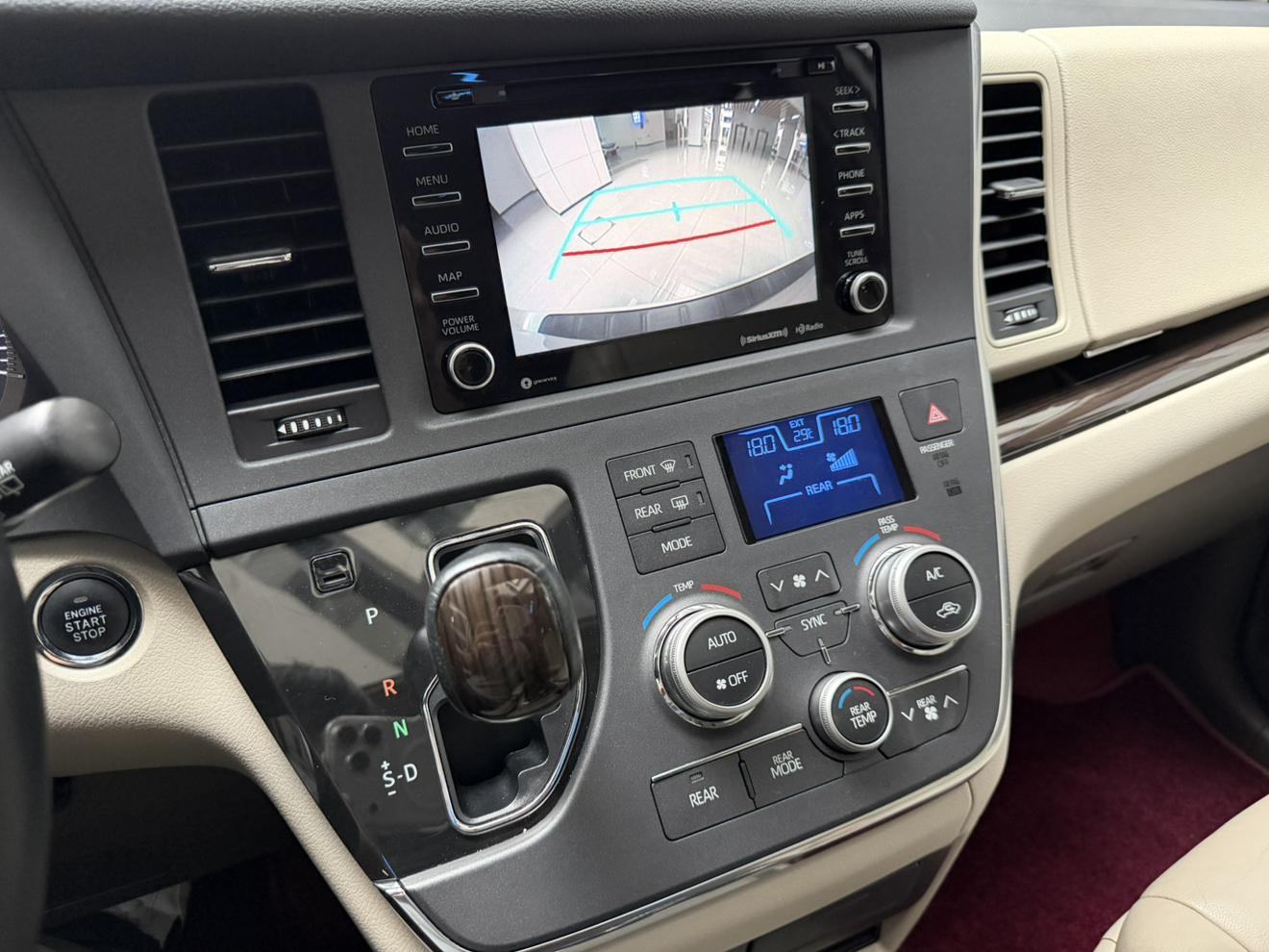 Toyota Sienna 2019 thumb 10