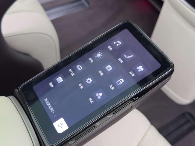 Denza D9 DM 2025 thumb 6