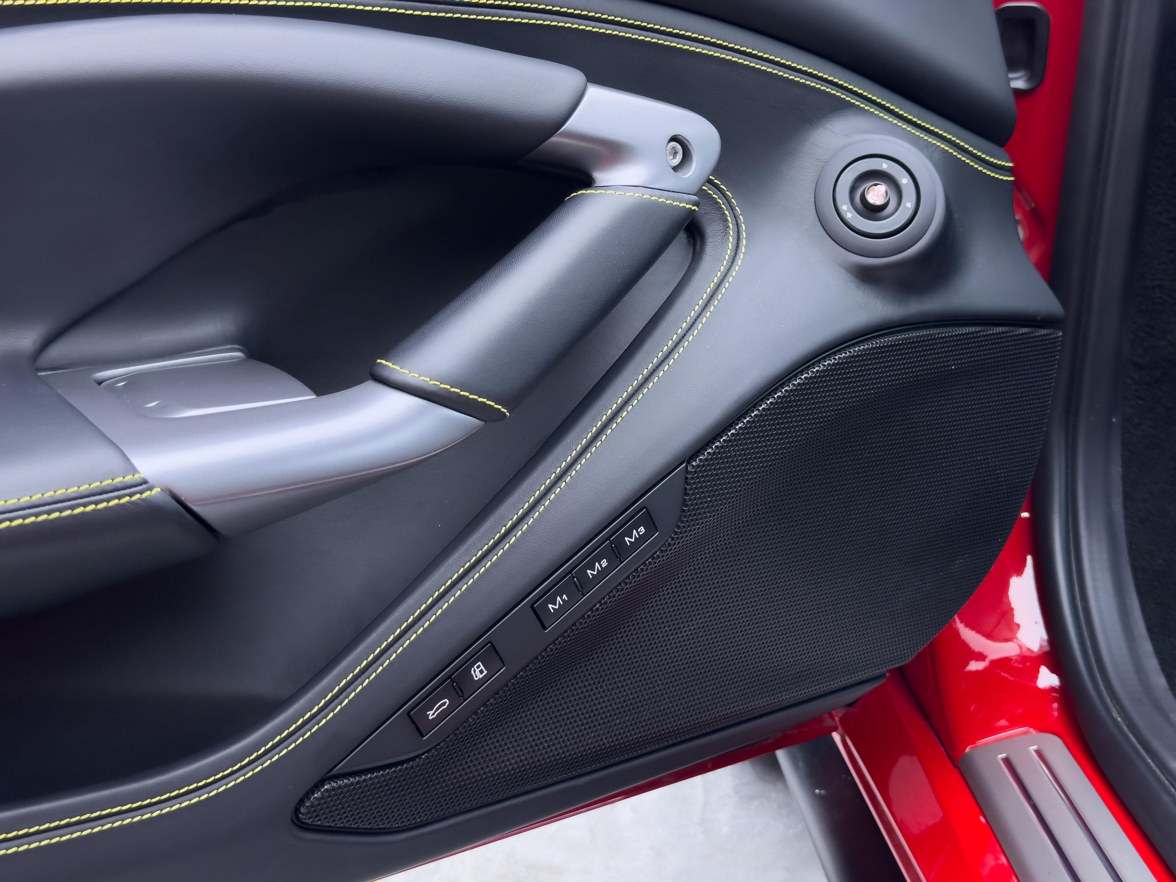 Ferrari F8 2019 thumb 9
