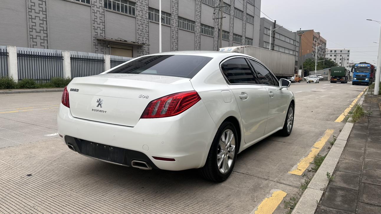 Peugeot 508 2013 thumb 4