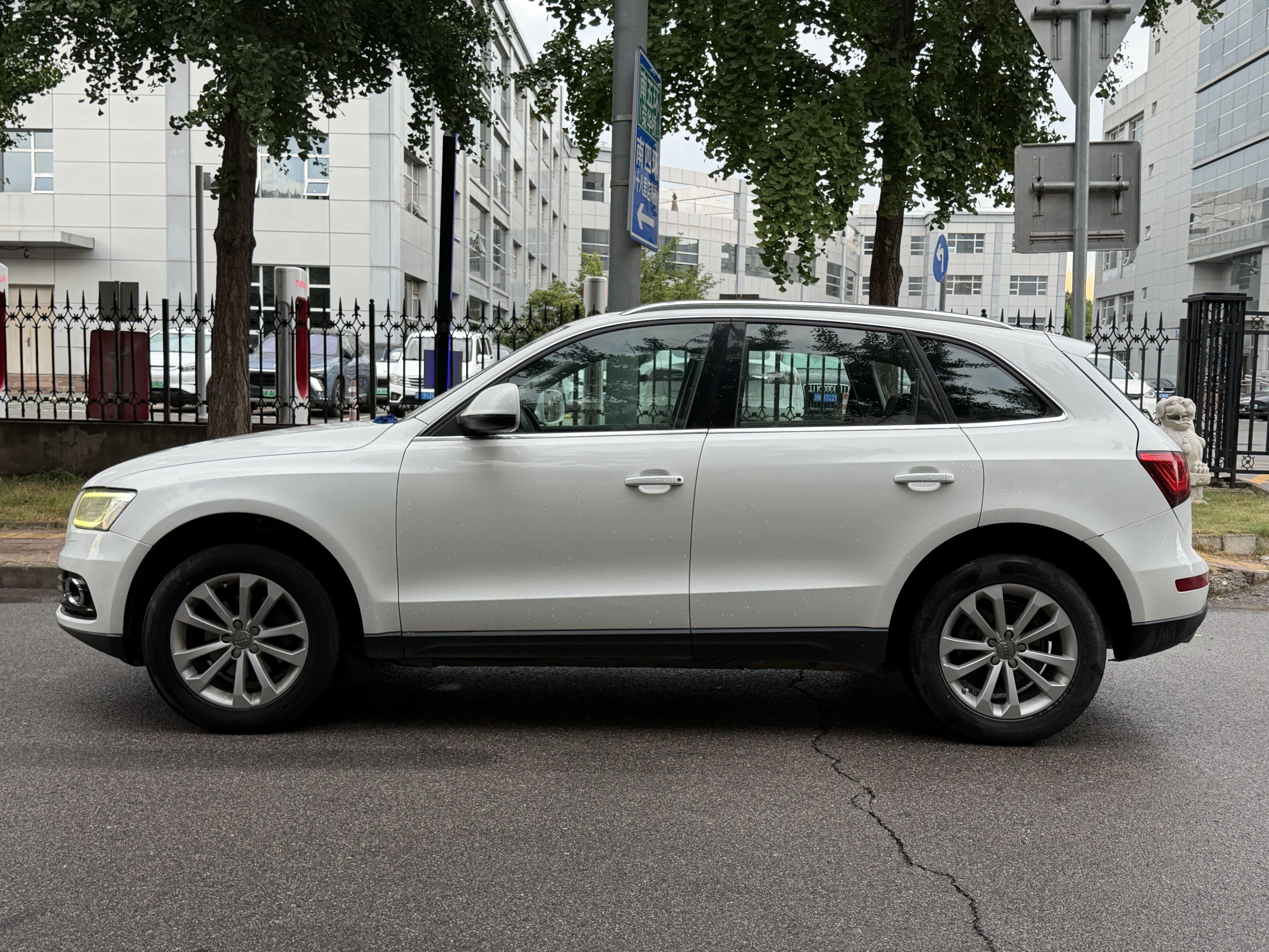 Audi Q5 2013 thumb 2