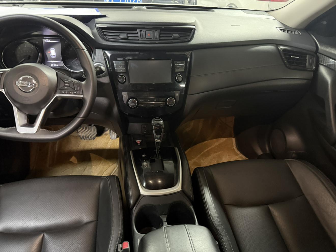 Nissan X-Trail 2017 thumb 10