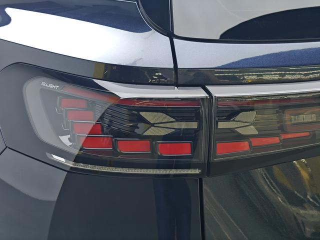 Volkswagen ID.6 2022 thumb 11