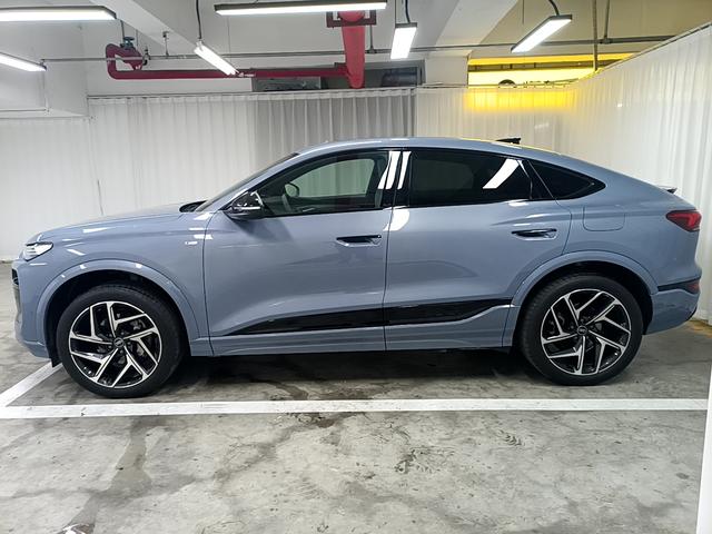 Audi Q6L Sportback e-tron 2026 thumb 2
