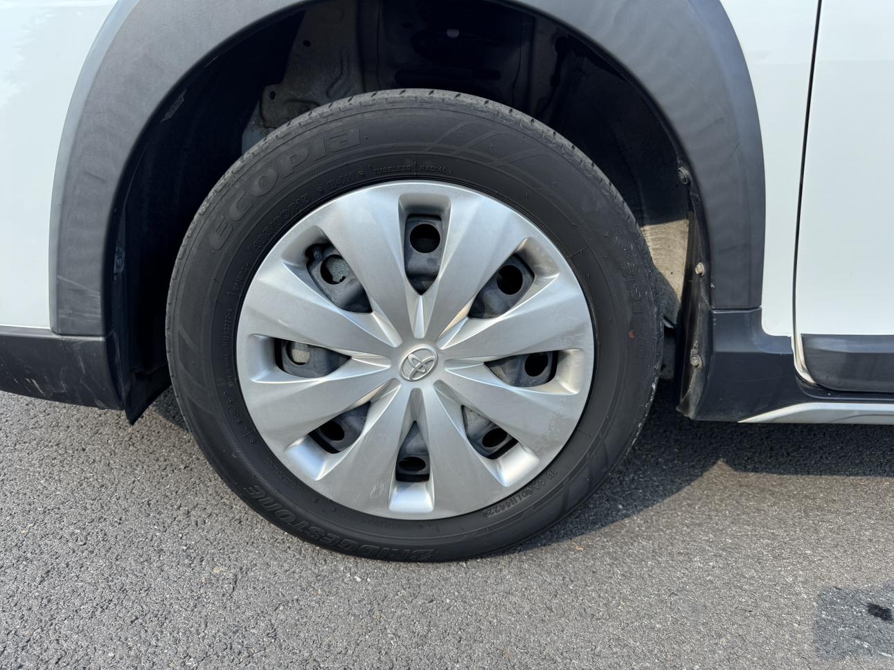 Toyota Yaris 2022 thumb 6
