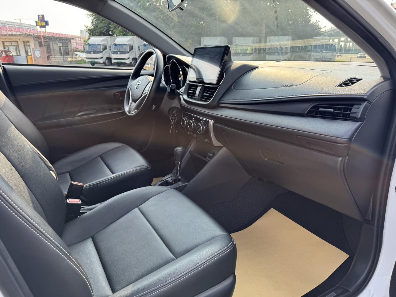 Toyota Yaris 2022 thumb 11