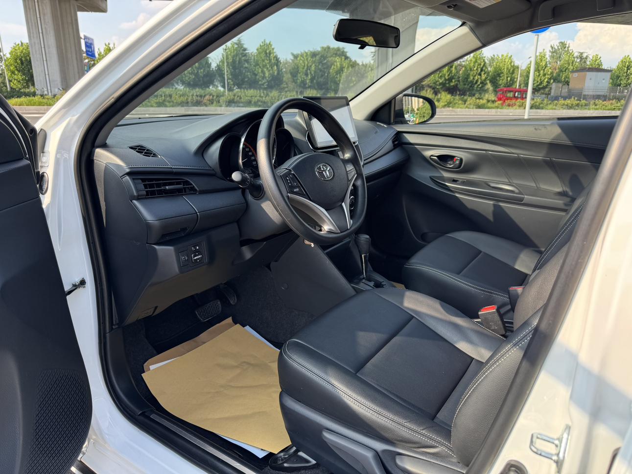 Toyota Yaris 2022 thumb 12