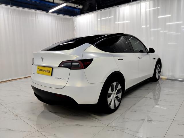Tesla Model Y 2022 thumb 5