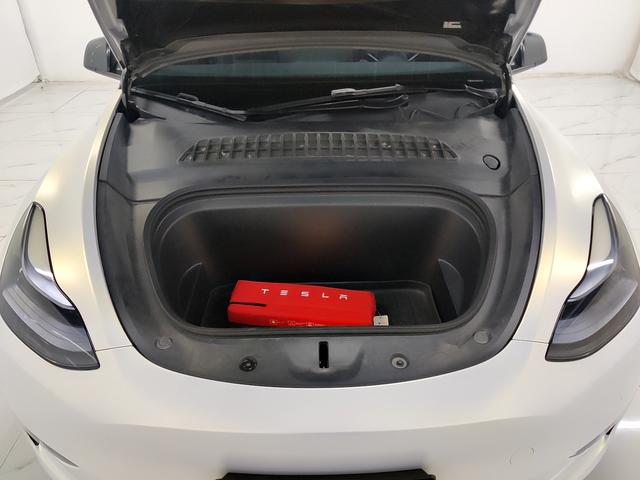 Tesla Model Y 2022 thumb 8