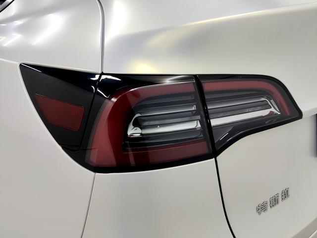 Tesla Model Y 2022 thumb 11
