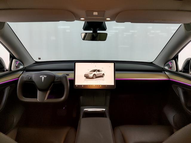 Tesla Model Y 2022 thumb 12