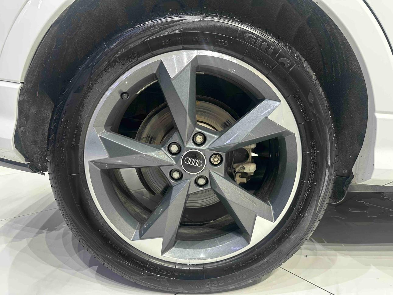 Audi Q3 2022 thumb 10